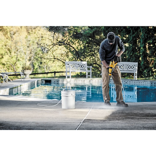 DEWALT 20V MAX* 550 PSI Cordless Power Cleaner (Tool Only)