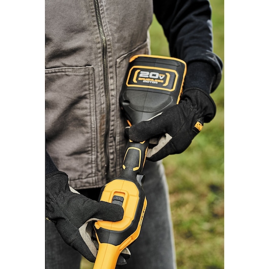 DEWALT 20V MAX* 14 in. Brushless Cordless Folding String Trimmer (Tool Only)
