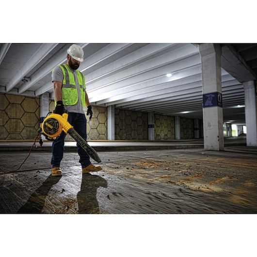 DEWALT 12 Amp Electric Handheld Blower
