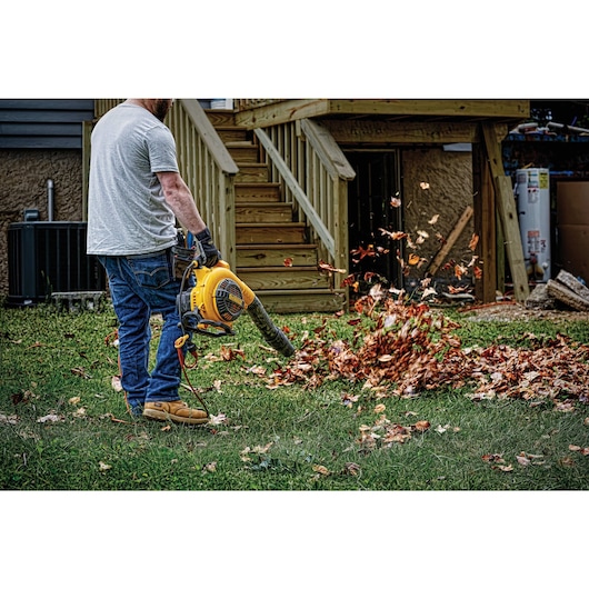 DEWALT 12 Amp Electric Handheld Blower