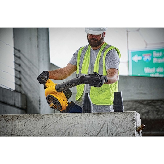 DEWALT 12 Amp Electric Handheld Blower