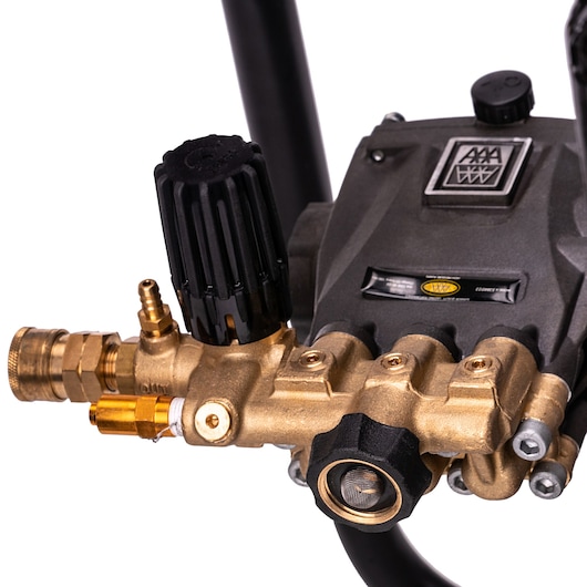 DEWALT 4000 PSI 3.5 GPM Gas Pressure Washer with Honda® Engine and Triplex Pump