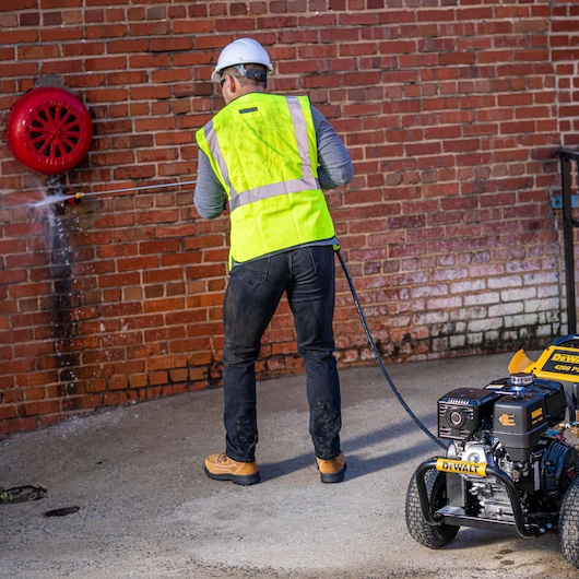 DEWALT 4200 PSI 4.0 GPM Gas Pressure Washer with Honda® Engine and CAT Triplex Plunger Pump