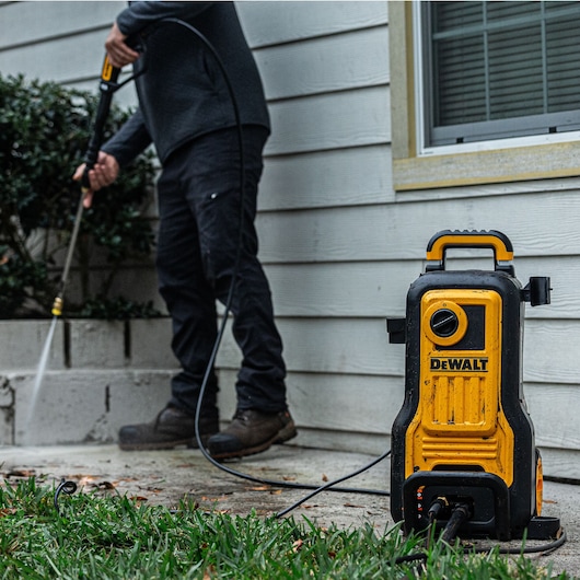 DEWALT 2800 PSI 1.0 GPM Electric Pressure Washer