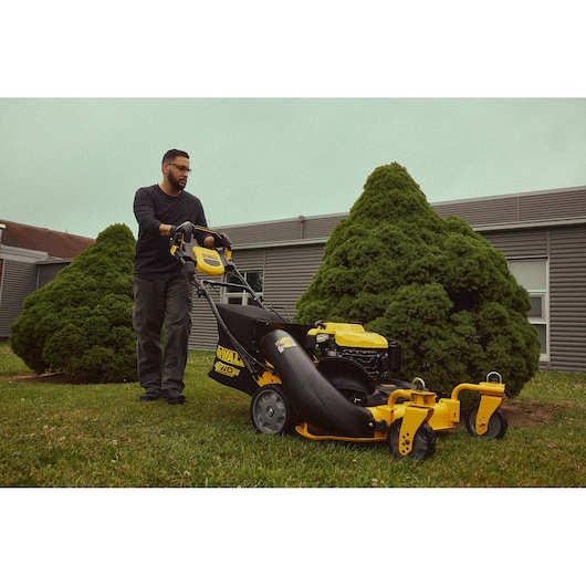 DEWALT 28 in. 224cc RWD Self-Propelled 3-in-1 Lawn Mower With PowerAdapt™