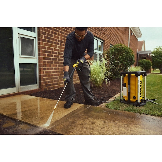 DEWALT 2600 PSI 1.1 GPM Electric Jobsite Pressure Washer