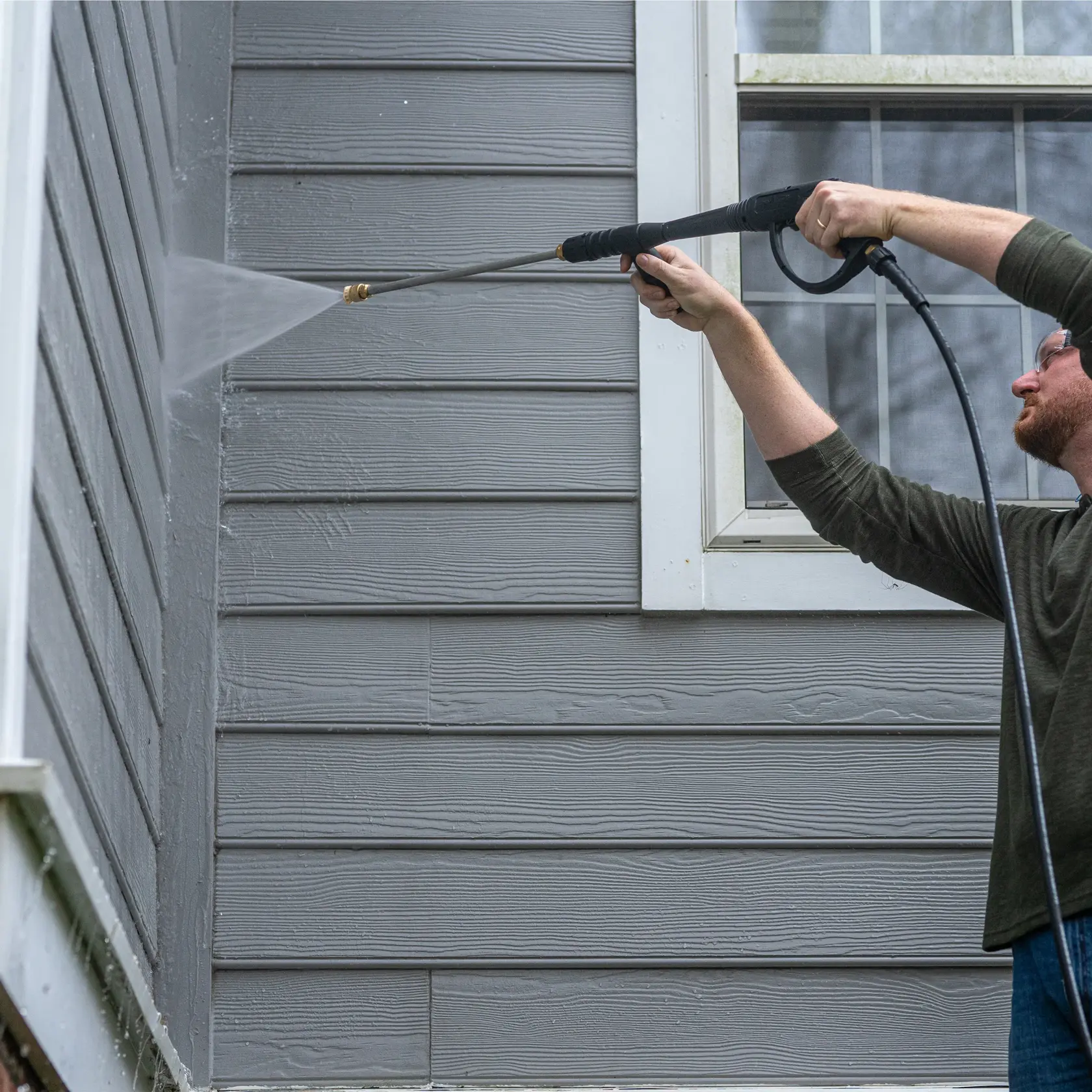 DEWALT® Cold Water Gas Pressure Washer Powered by Honda® With Triplex Pump (3600 PSI at 2.5 GPM)